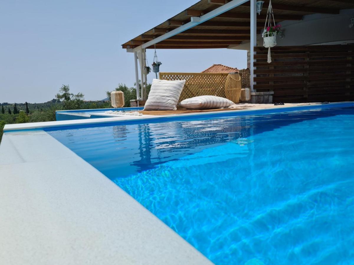 Georgianna'S Suite With Private Pool , 'Greysuite' Kómboi Buitenkant foto